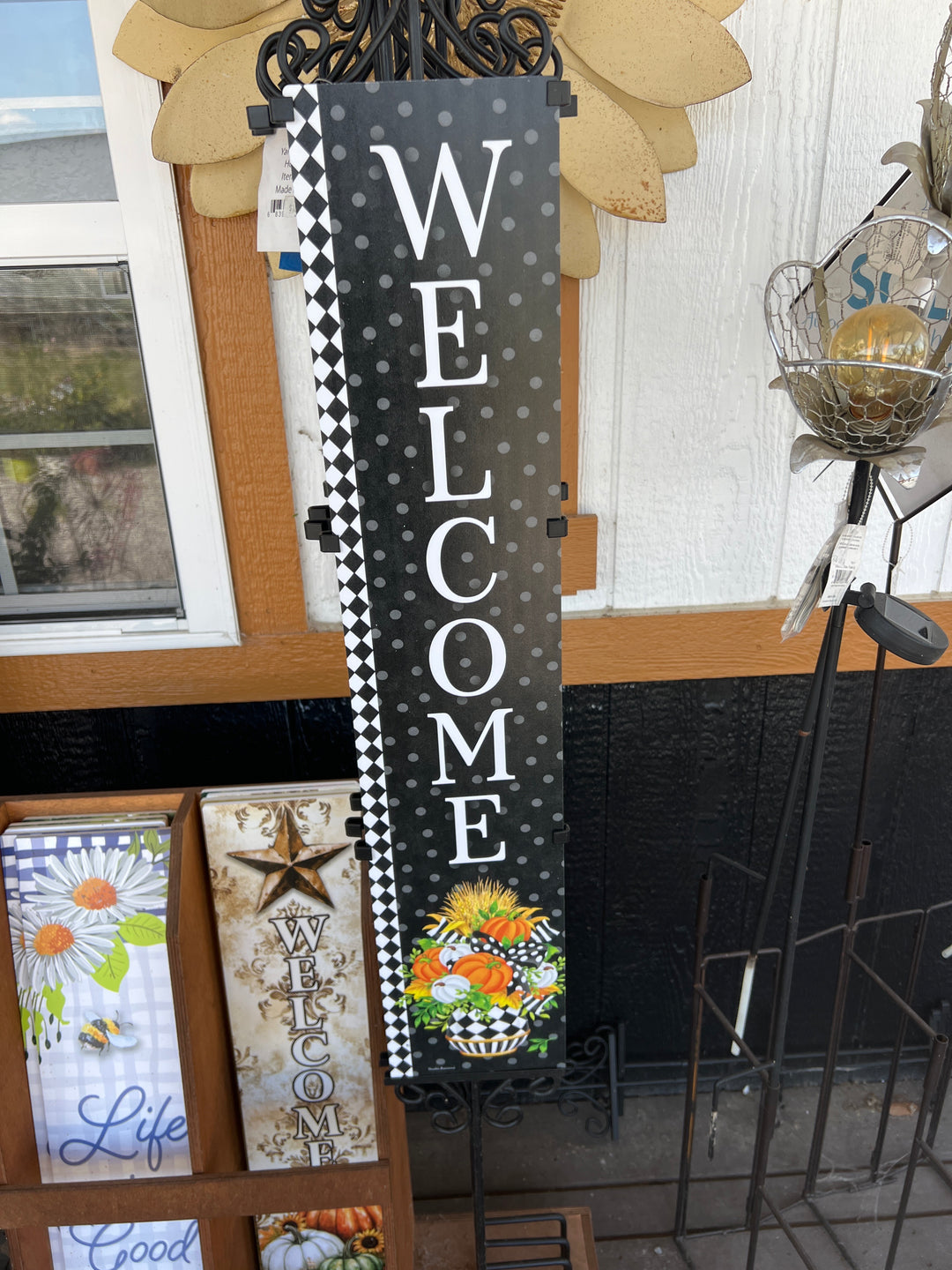 Yard Expression-Black and White Planter