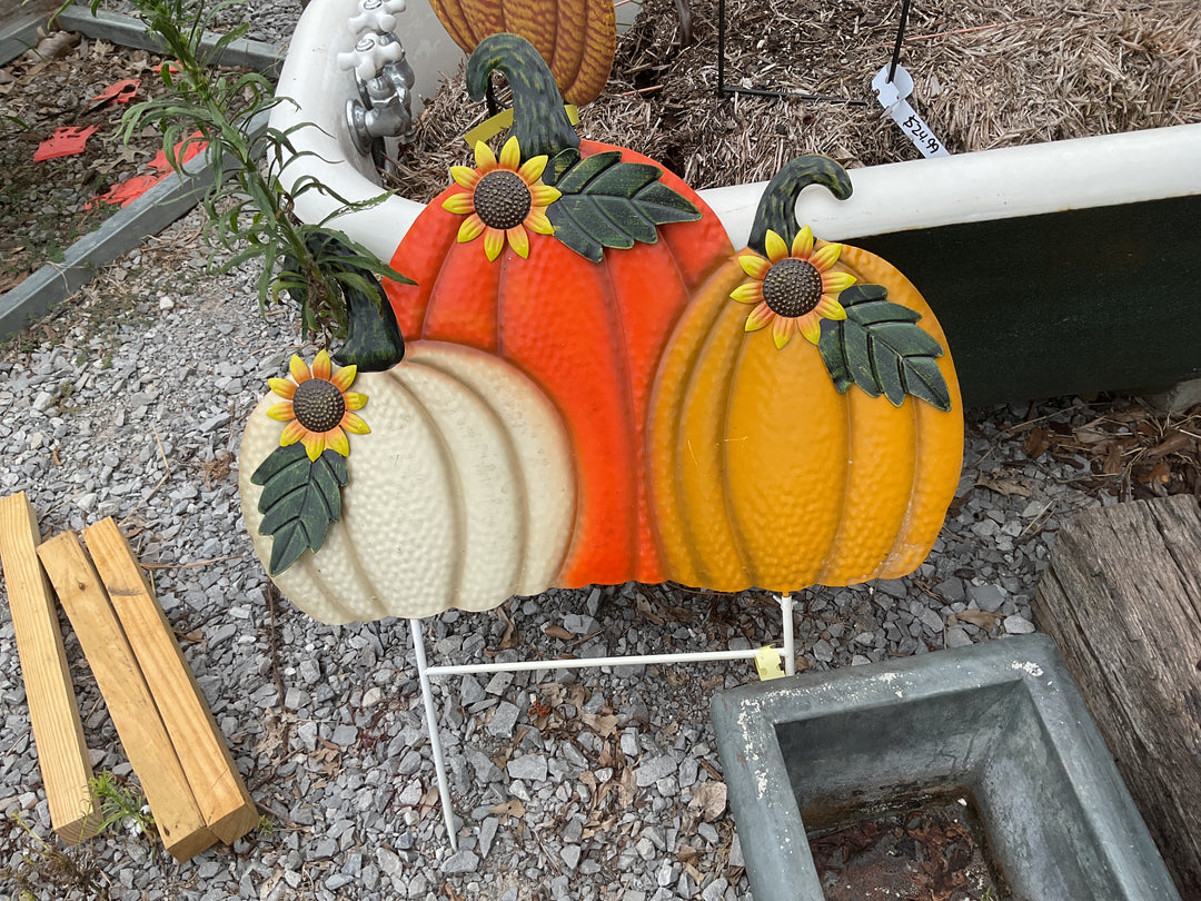 Triple Pumpkin Yard Sign