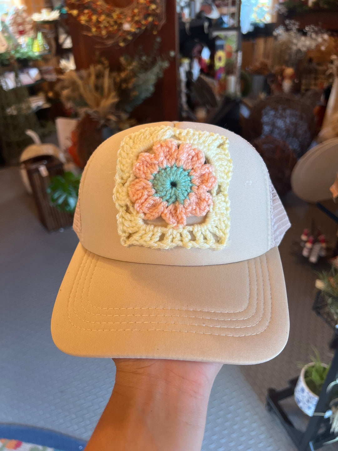 Granny Square Cap - Light Pink/ Cream